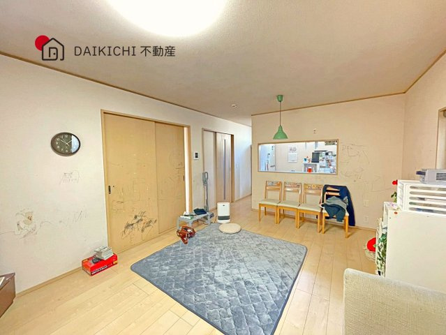 【居間・リビング】 | 加須市礼羽　中古戸建