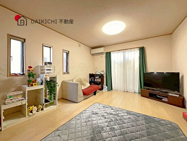 【居間・リビング】 | 加須市礼羽　中古戸建