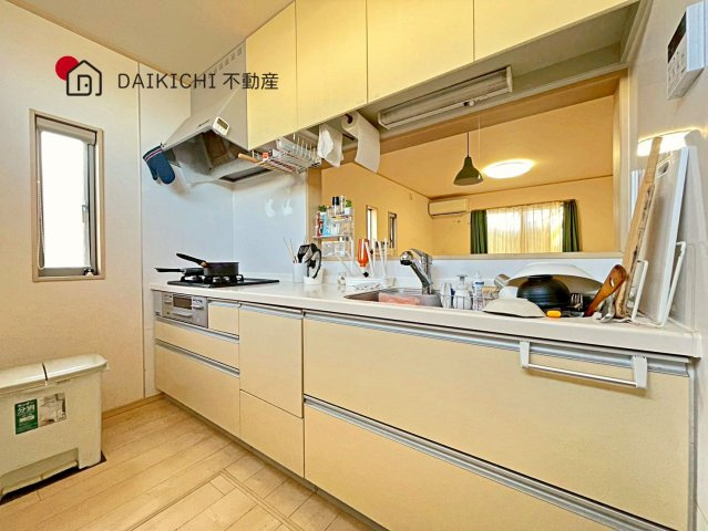 【居間・リビング】 | 加須市礼羽　中古戸建