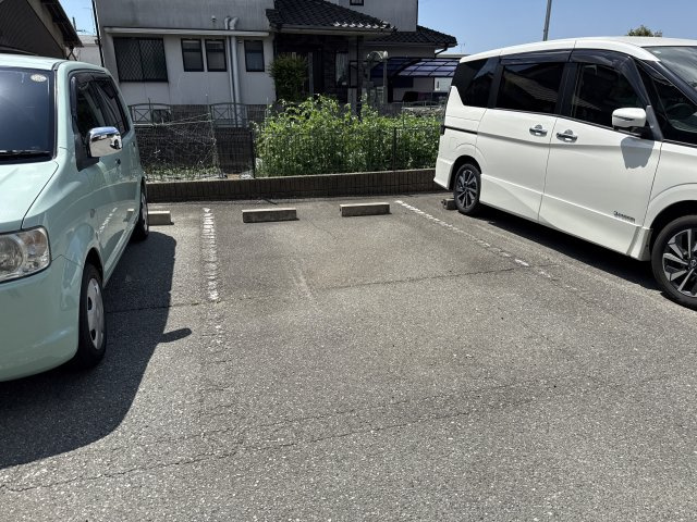 ピュアハイムの駐車場