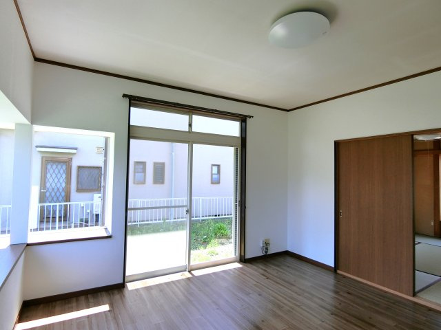 北飯塚貸家の洋室