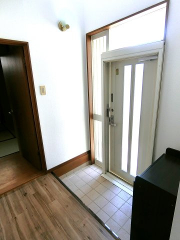 北飯塚貸家の玄関