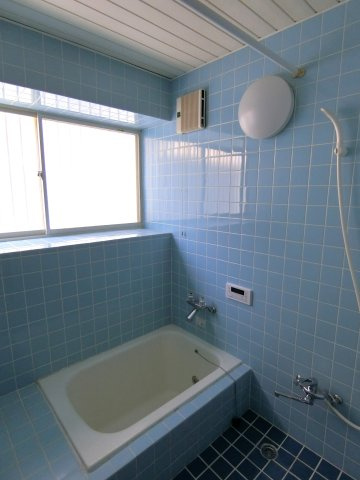 北飯塚貸家の浴室
