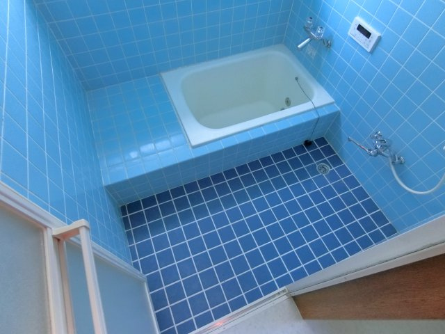 北飯塚貸家の浴室