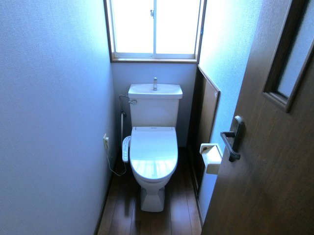 北飯塚貸家のトイレ