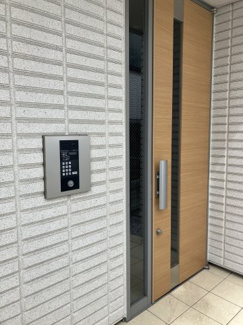 【エントランス】 | オートロック完備でセキュリティ面も安心です