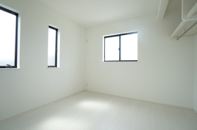 常滑市錦町3丁目　9号棟の洋室|2階の6.1帖の洋室です。
