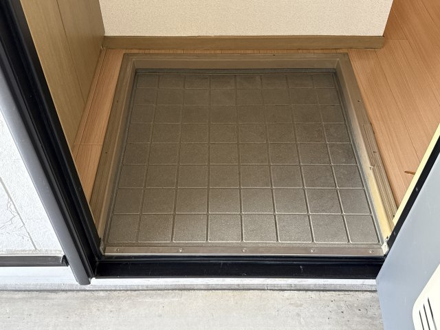 チェルニー英賀保Ⅰの玄関