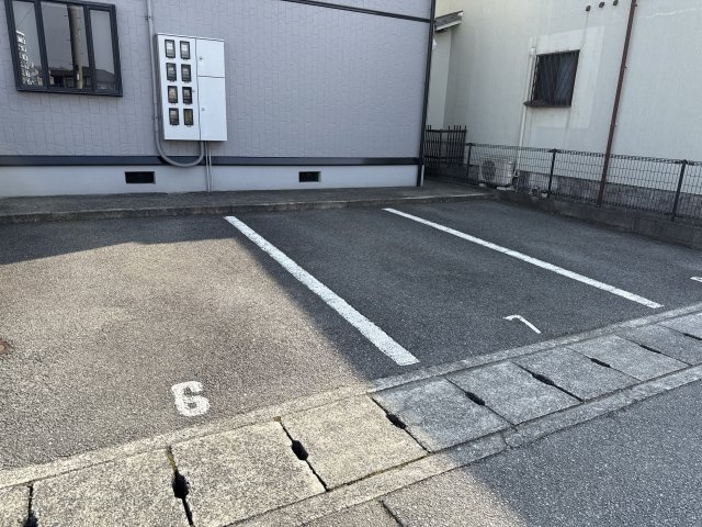 チェルニー英賀保Ⅰの駐車場
