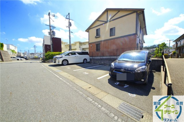 パークハイム壱番館の駐車場