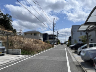 【前面道路含む現地写真】 | 岡崎市真伝吉祥2丁目 土地A