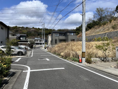 【前面道路含む現地写真】 | 岡崎市真伝吉祥2丁目 土地A