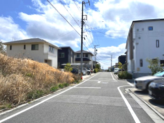 【前面道路含む現地写真】 | 岡崎市真伝吉祥2丁目 土地A