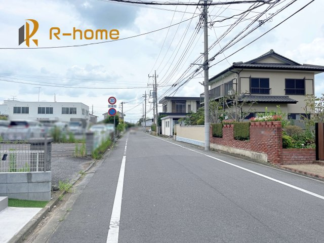 土浦市生田町　新築戸建て　A号棟の前面道路含む現地写真|堂々！建物完成♪実際のお部屋をご見学可能です♪
ご見学が一番の資料！お気軽にお問い合わせ下さい♪