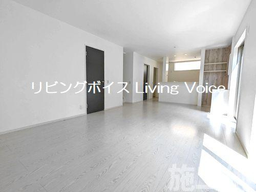 【居間・リビング】 | 【仲介手数料０円】綾瀬市綾西3期　新築一戸建て　 | 綾瀬市綾西3期　新築一戸建て　