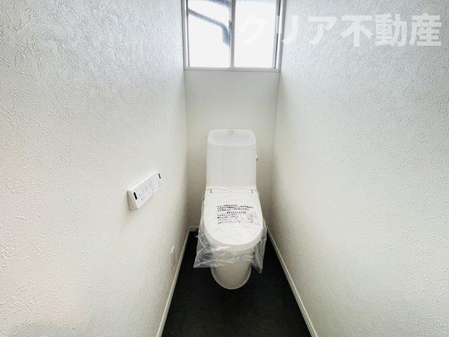 【トイレ】 | 前橋市下小出町３丁目　中古住宅 | 1F