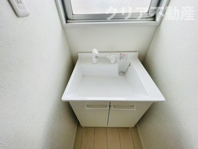 【独立洗面台】 | 前橋市下小出町３丁目　中古住宅 | 2F