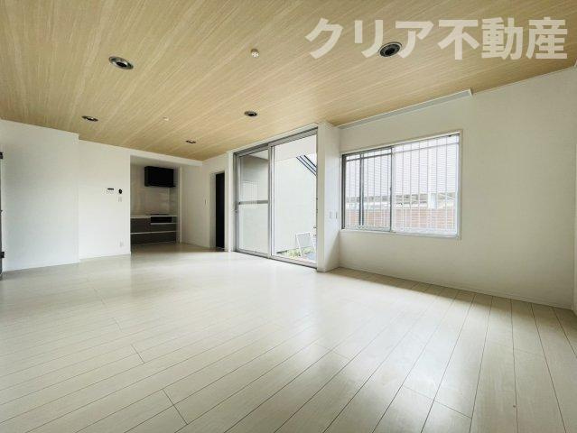 【居間・リビング】 | 前橋市下小出町３丁目　中古住宅