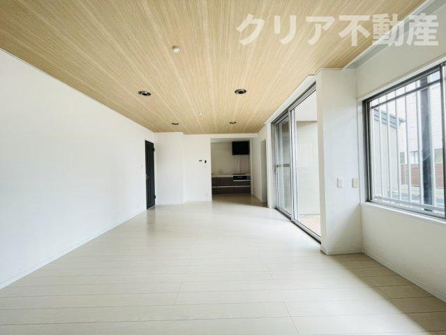 【居間・リビング】 | 前橋市下小出町３丁目　中古住宅