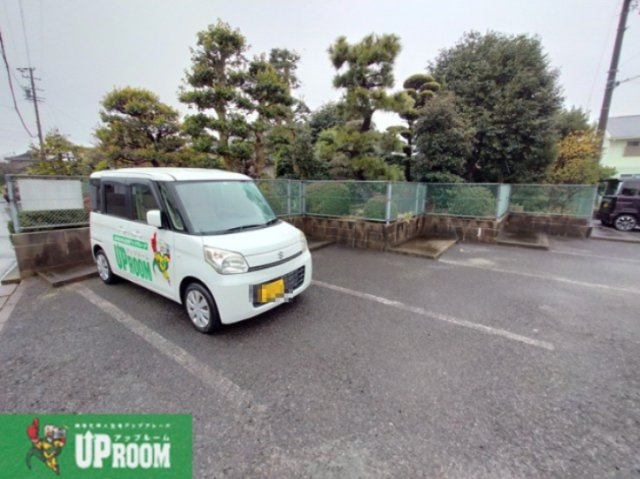 サンフォレスト二重堀Bの駐車場