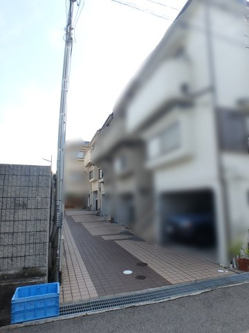 甲子園2番町テラスハウスの前面道路含む現地写真