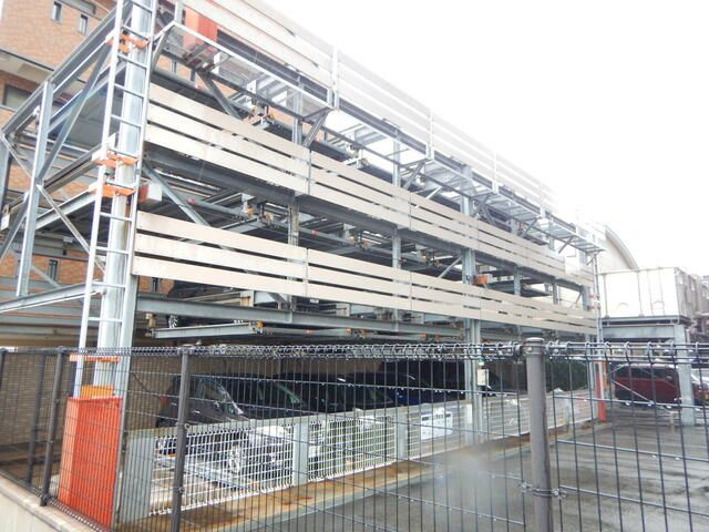 サーパス黒田の駐車場