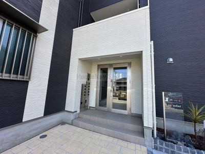 【エントランス】 | Luz solar