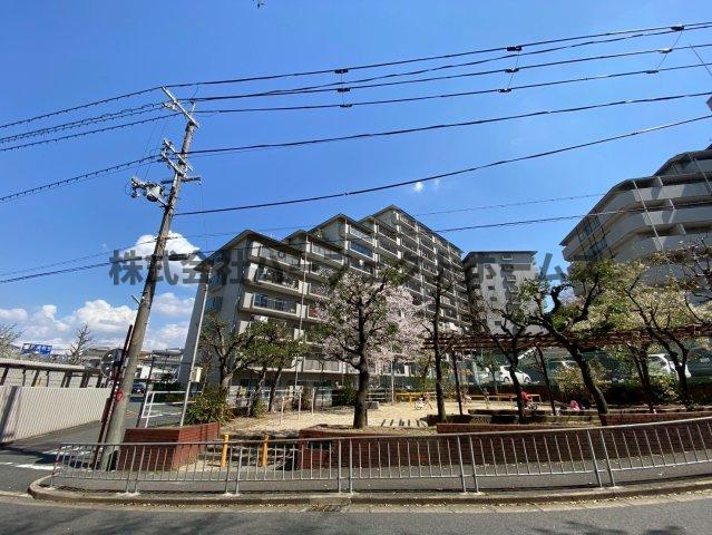 朝日プラザ香里菊ヶ丘の外観|外観は落ち着いています