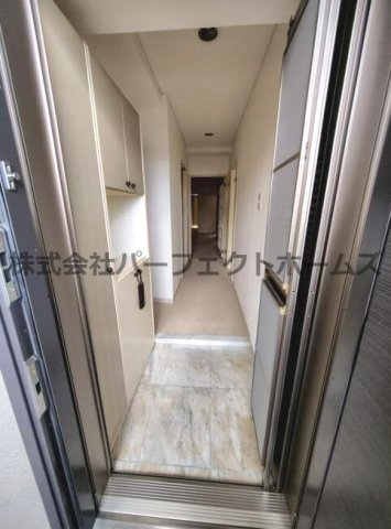 朝日プラザ香里菊ヶ丘の玄関|ゆったりとした玄関です