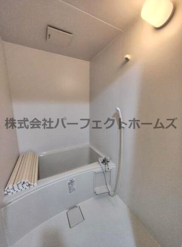 朝日プラザ香里菊ヶ丘の浴室|コンパクトで使いやすいお風呂です