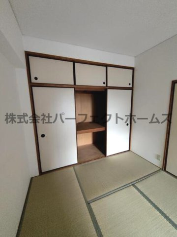 朝日プラザ香里菊ヶ丘の収納|こまごまとしたものを収納できそうですね