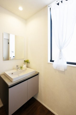 仲介手数料不要合志市かすみヶ丘1-5-8号地【合志小・合志中】の独立洗面台|同一分譲地他物件