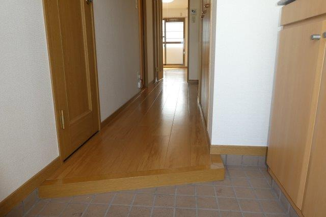 倉敷市阿知１丁目のアパートの玄関