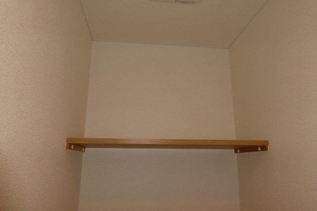 倉敷市阿知１丁目のアパートのトイレ|トイレ棚