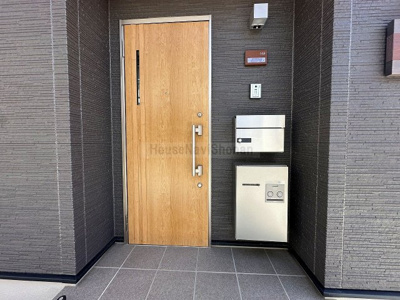 【エントランス】 | Bumblebee(バンブルビー)