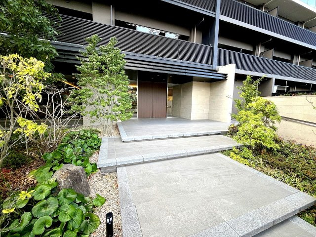 パークホームズ昭島中神のエントランス