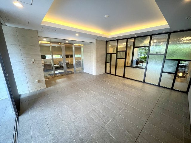 パークホームズ昭島中神のエントランス