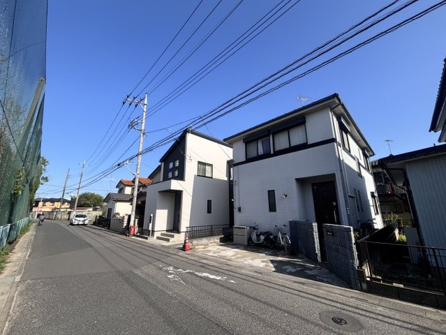 越谷市袋山中古戸建の前面道路含む現地写真