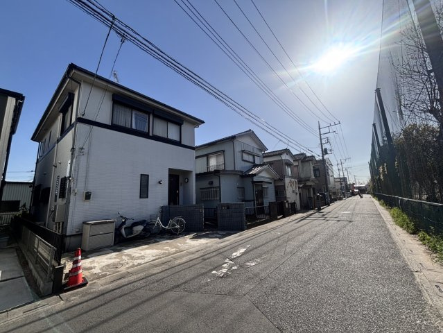 越谷市袋山中古戸建の前面道路含む現地写真
