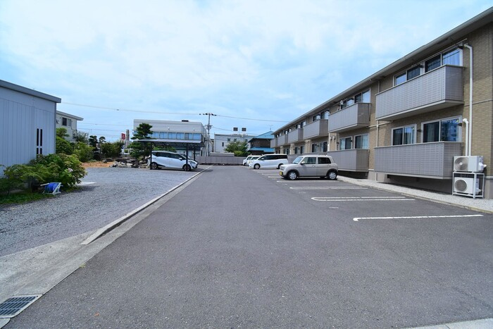 SALZの駐車場