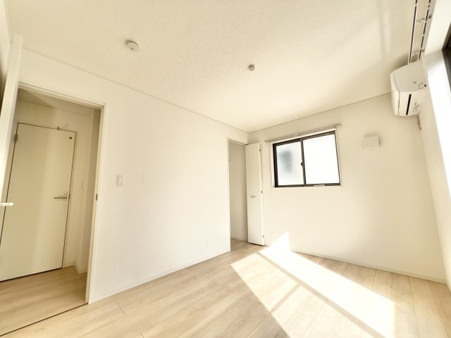 小名木戸建の洋室