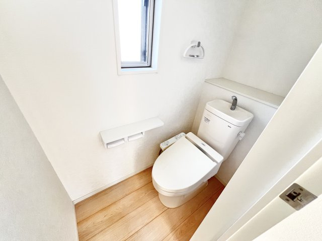 小名木戸建のトイレ