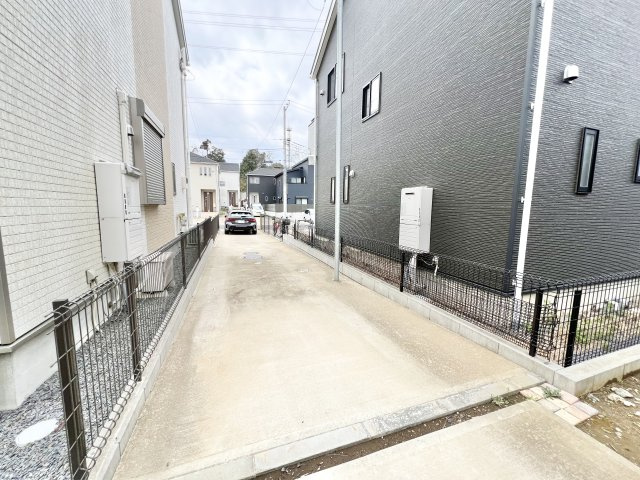 小名木戸建の駐車場