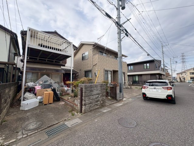 川越市大塚新町　建築条件なし売地　西武新宿線『南大塚駅』徒歩15分　【武蔵野小学区】の前面道路含む現地写真