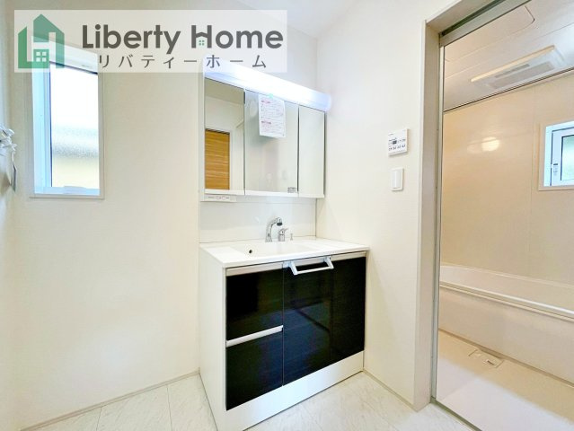 土浦市桜ヶ丘町6期　新築戸建の独立洗面台