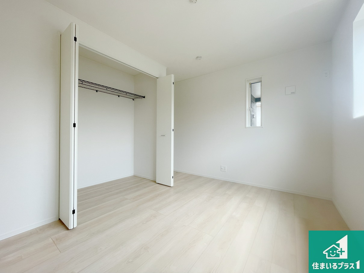 神戸市西区玉津町高津橋　第5期　新築一戸建ての洋室|シンプルな洋室は、自分好みのインテリアが楽しめます♪ご家族とインテリアや家具を選びに行くのは新築購入時の醍醐味の一つです。ぜひお楽しみください♪