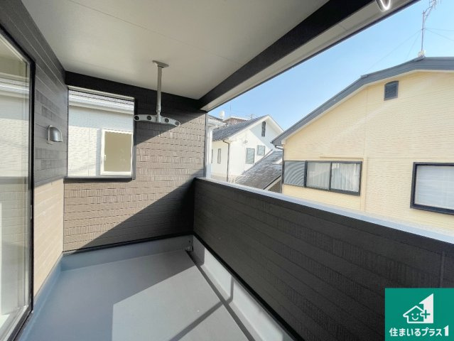 神戸市西区玉津町高津橋　第5期　新築一戸建てのバルコニー|ワイドバルコニーは洗濯物を干すスペースが広いのでご家族が多くても安心！