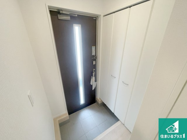 神戸市西区玉津町高津橋　第5期　新築一戸建ての玄関|シューズボックスにはたくさんの靴が収納できるので玄関周りはいつもスッキリ！ご家族が増えても安心！