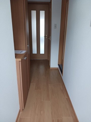 【玄関】 | メゾン　ド　アンジュＣ | 収納もある玄関です