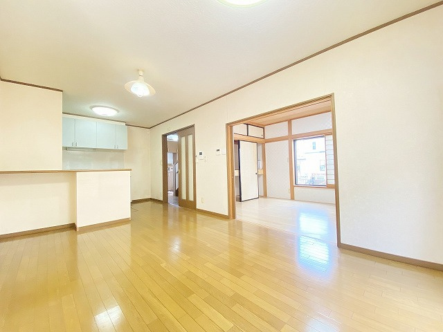 【居間・リビング】 | めじろ台　散田町　中古